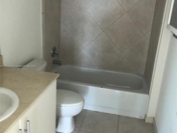 7600 Collins Ave 1008, Miami Beach FL 33141