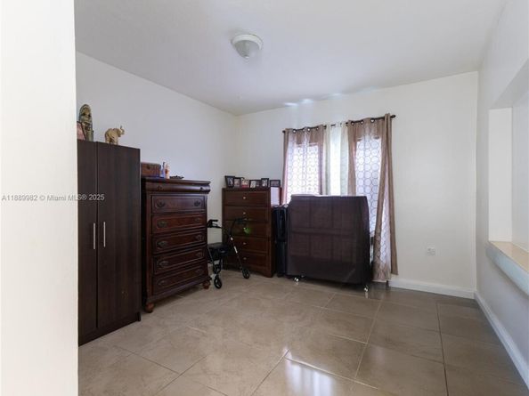 3045 SW 14th St, Miami FL 33145