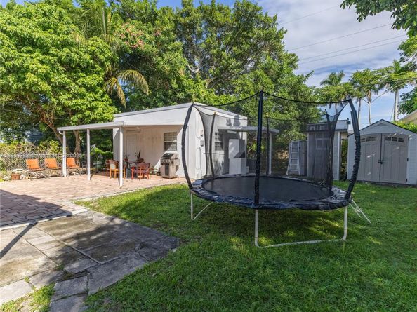 3045 SW 14th St, Miami FL 33145