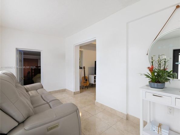 3045 SW 14th St, Miami FL 33145