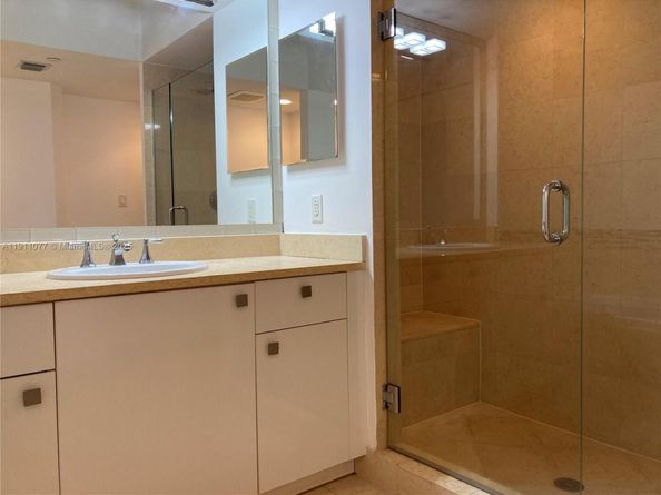 Undisclosed Address #A11911077, Aventura FL 33180