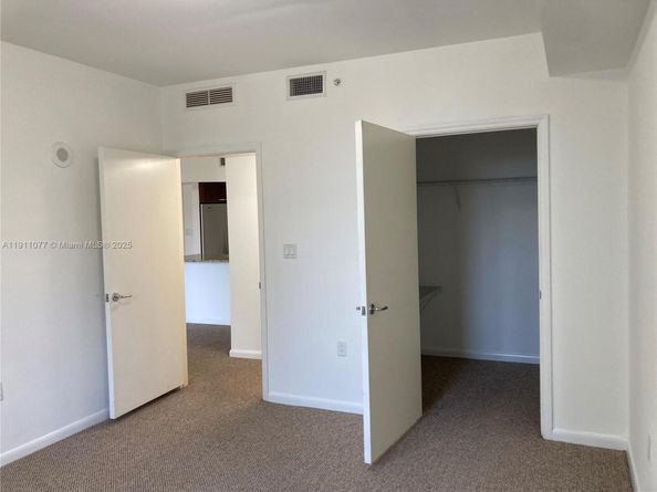 Undisclosed Address #A11911077, Aventura FL 33180