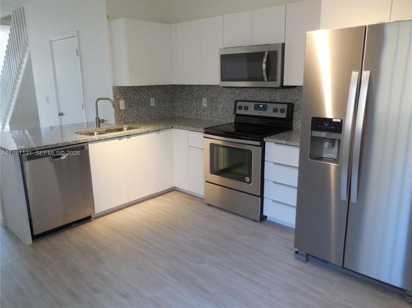 2066 Madeira Dr 2066, Weston FL 33327