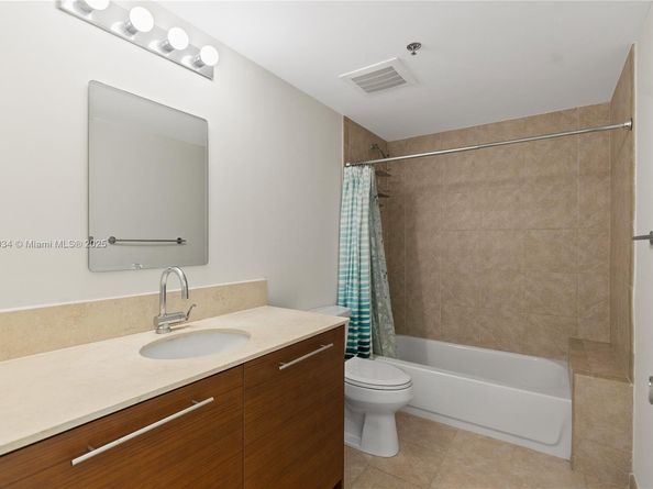 2641 N Flamingo Rd 905N, Sunrise FL 33323