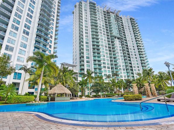 2641 N Flamingo Rd 905N, Sunrise FL 33323
