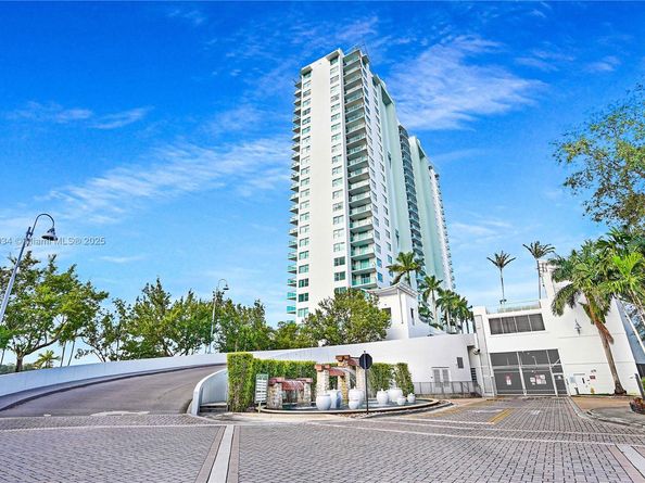 2641 N Flamingo Rd 905N, Sunrise FL 33323
