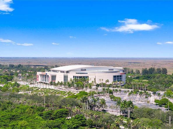 2641 N Flamingo Rd 905N, Sunrise FL 33323