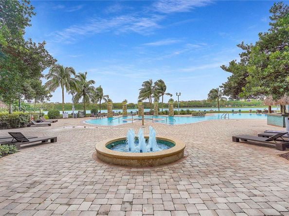 2641 N Flamingo Rd 905N, Sunrise FL 33323
