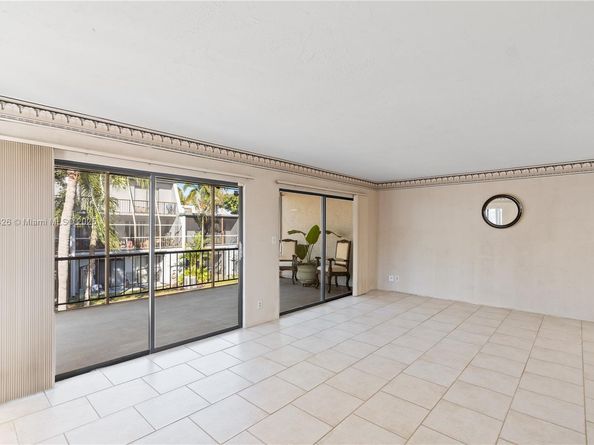 559 N University Dr 39, Plantation FL 33324