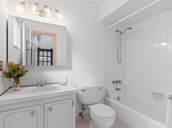 559 N University Dr 39, Plantation FL 33324