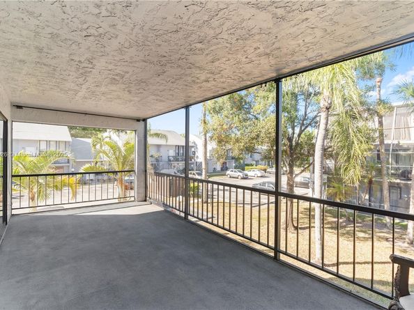 559 N University Dr 39, Plantation FL 33324