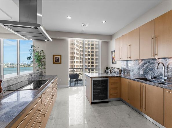 900 Brickell Key Blvd 803, Miami FL 33131
