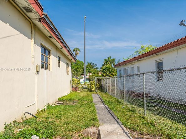 1510 Normandy Dr, Miami Beach FL 33141