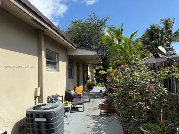 4123 SW 21st St, Fort Lauderdale FL 33317