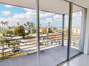 16850 S Glades Dr 4J, North Miami Beach FL 33162