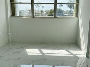 16850 S Glades Dr 4J, North Miami Beach FL 33162
