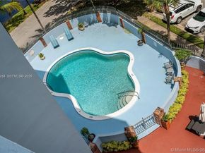 16850 S Glades Dr 4J, North Miami Beach FL 33162