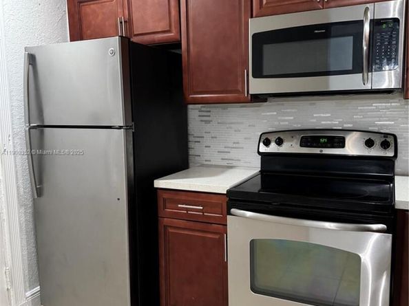 3710 NW 21st St 114, Lauderdale Lakes FL 33311