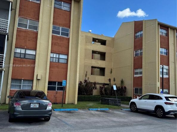 3710 NW 21st St 114, Lauderdale Lakes FL 33311