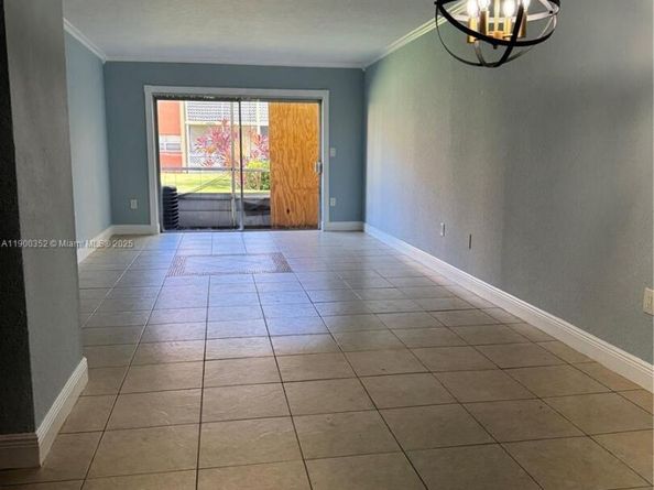 3710 NW 21st St 114, Lauderdale Lakes FL 33311
