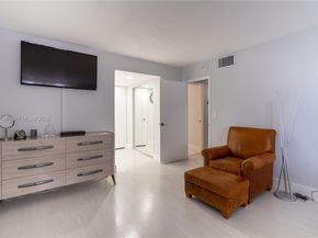 5701 Collins Ave 1417, Miami Beach FL 33140