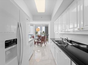 21055 Yacht Club Dr 802, Aventura FL 33180