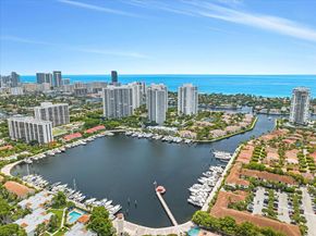 21055 Yacht Club Dr 802, Aventura FL 33180