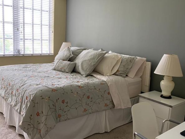 3507 Oaks Way 802, Pompano Beach FL 33069
