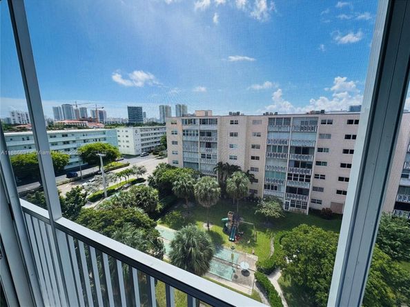 619 NE 14th Ave 703, Hallandale Beach FL 33009