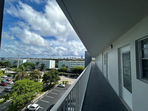 619 NE 14th Ave 703, Hallandale Beach FL 33009