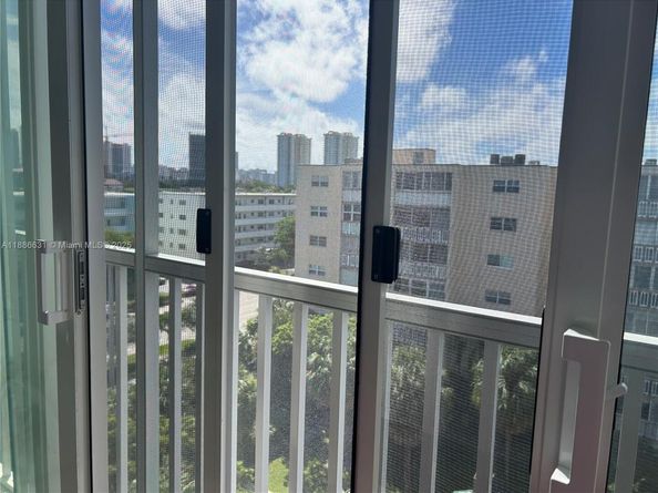 619 NE 14th Ave 703, Hallandale Beach FL 33009