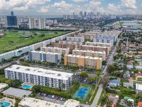 619 NE 14th Ave 703, Hallandale Beach FL 33009