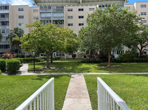 619 NE 14th Ave 703, Hallandale Beach FL 33009