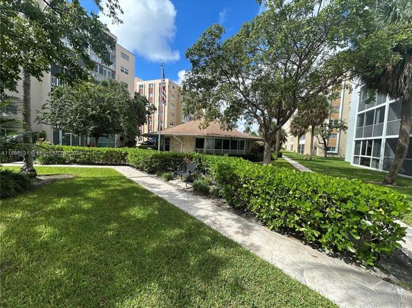 619 NE 14th Ave 703, Hallandale Beach FL 33009