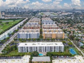 619 NE 14th Ave 703, Hallandale Beach FL 33009