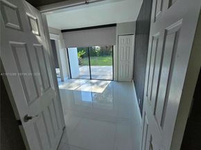 740 Conch Shell Pl, Plantation FL 33324