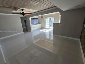740 Conch Shell Pl, Plantation FL 33324