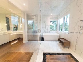 327 E Rivo Alto Dr, Miami Beach FL 33139