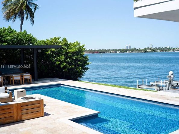 327 E Rivo Alto Dr, Miami Beach FL 33139