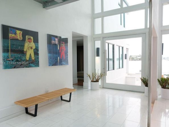 327 E Rivo Alto Dr, Miami Beach FL 33139