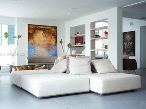 327 E Rivo Alto Dr, Miami Beach FL 33139