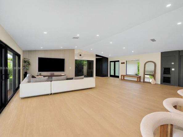 10448 SW 23rd St, Miami FL 33165