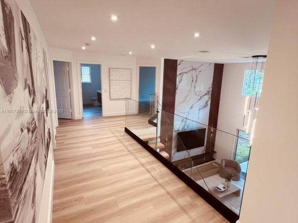 804 Crestview Cir, Weston FL 33327