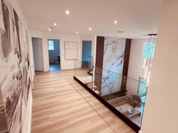 804 Crestview Cir, Weston FL 33327