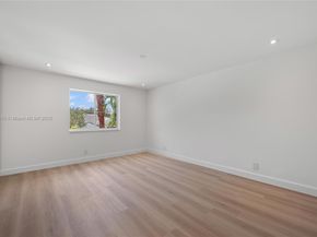 804 Crestview Cir, Weston FL 33327