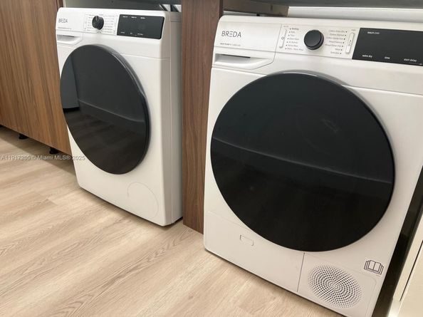 804 Crestview Cir, Weston FL 33327