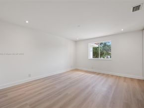 804 Crestview Cir, Weston FL 33327