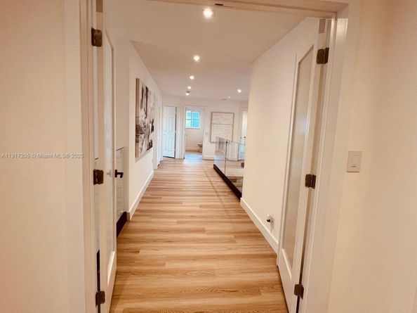 804 Crestview Cir, Weston FL 33327