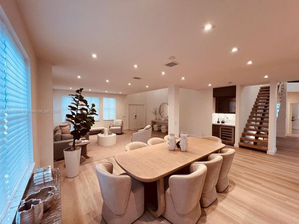 804 Crestview Cir, Weston FL 33327