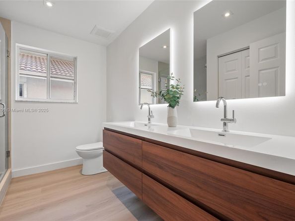 804 Crestview Cir, Weston FL 33327